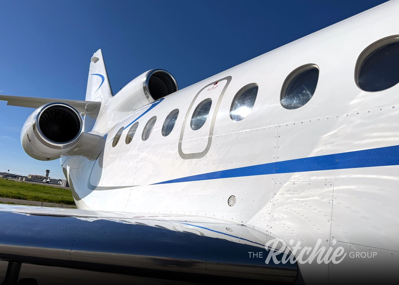 1993 Dassault Falcon 900B, exterior 4