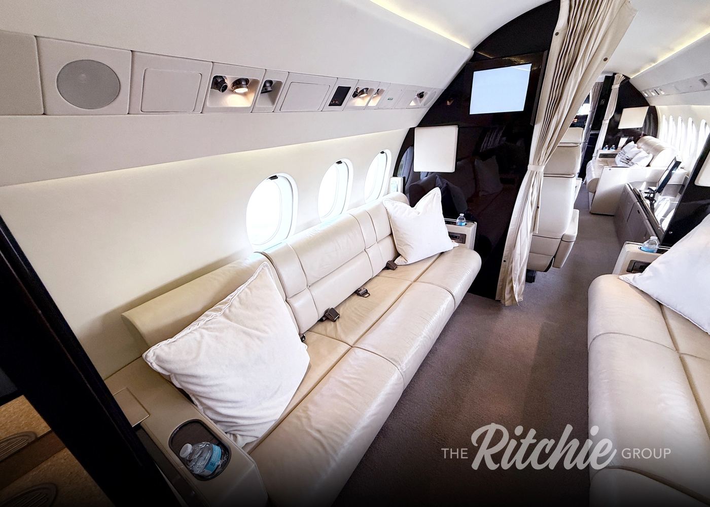 1993 Dassault Falcon 900B, interior 2